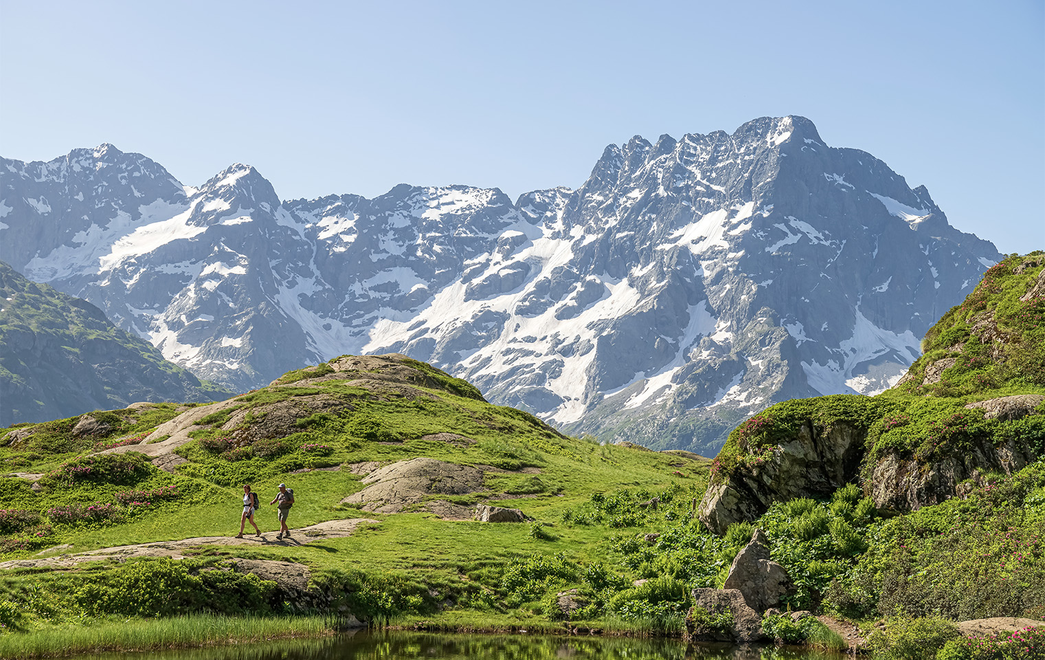 au plus pres de la nature sejour au pied des montagnes en region sud