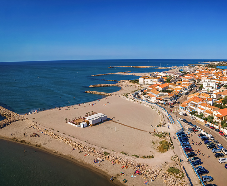 plage de saintes maries de la mer camargue