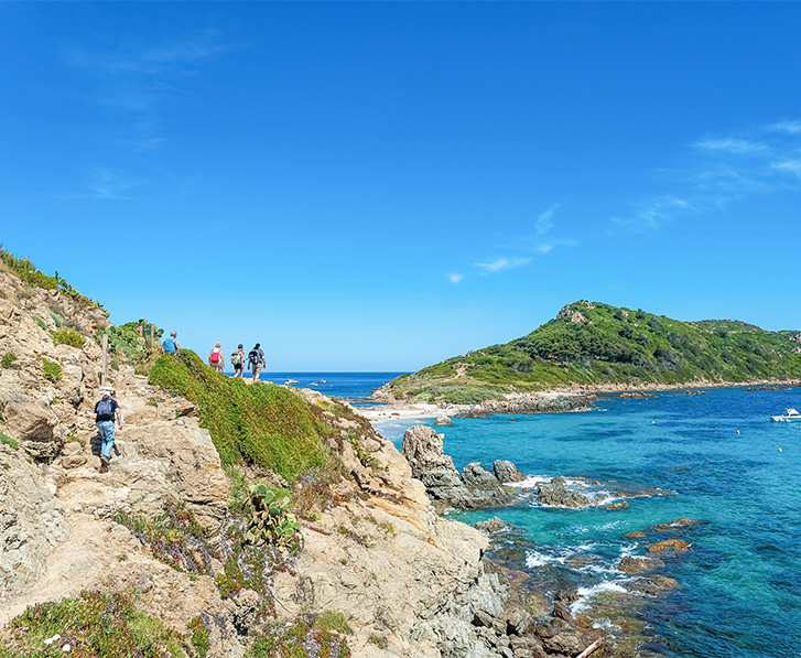 sentier du littoral dans le var